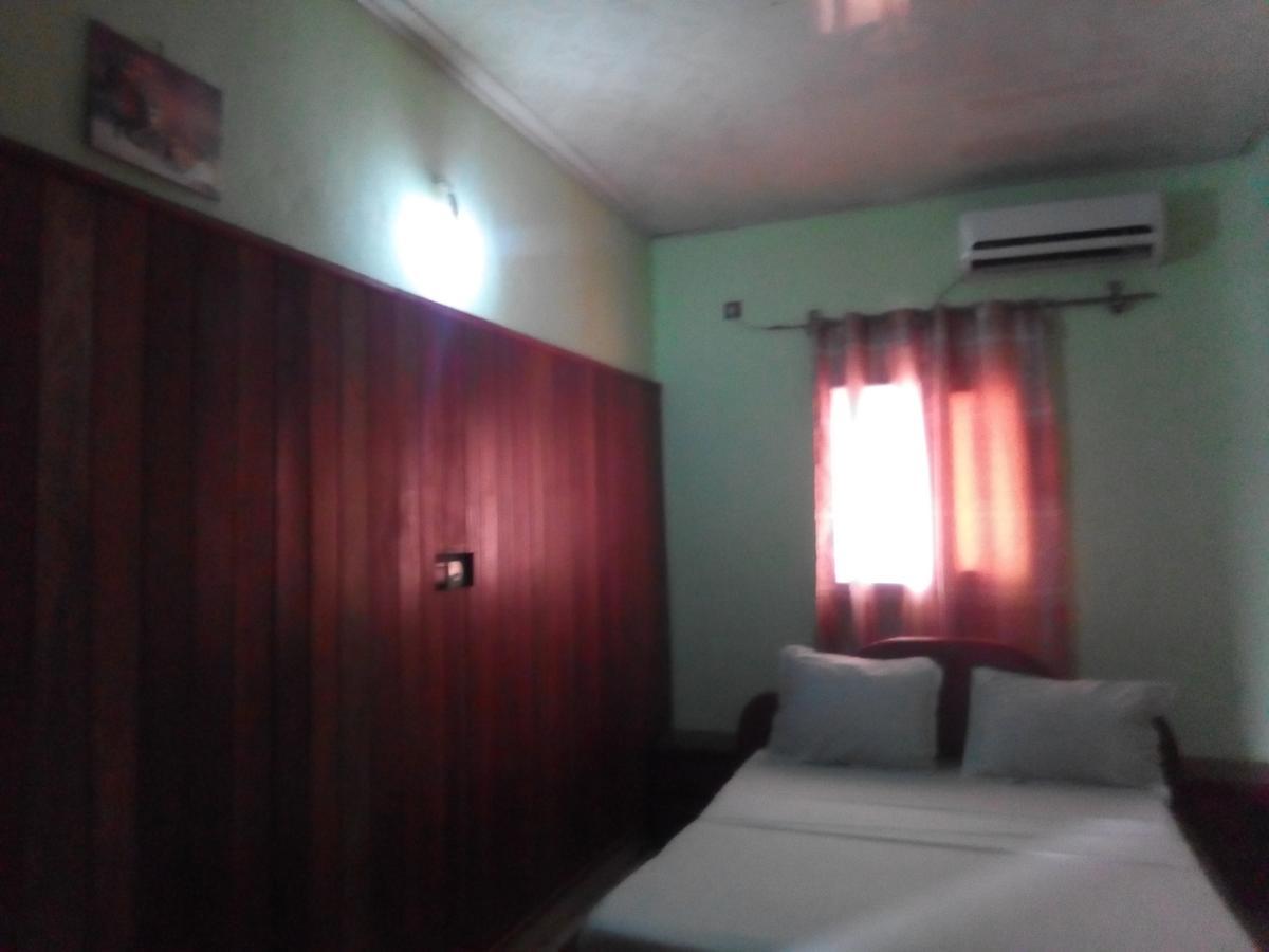 Hotel Kdv Bonabéri エクステリア 写真