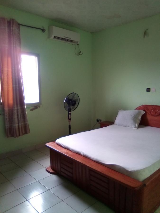 Hotel Kdv Bonabéri エクステリア 写真